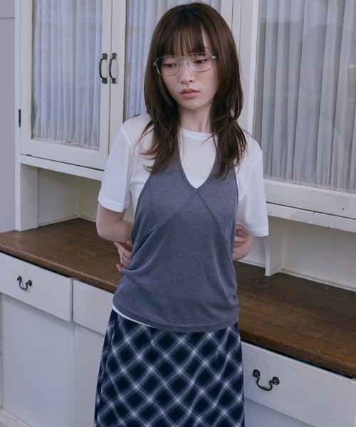 Unblend（アンブレンド）の「【Unblend】2セット レイヤード シアー ホルターネックタンクトップ/シアー半袖Tシャツ（Tシャツ/カットソー・レディース・チャコール/杢グレー/オフホワイト/ブラック/ライトブルー・FREE）」の11枚目の写真