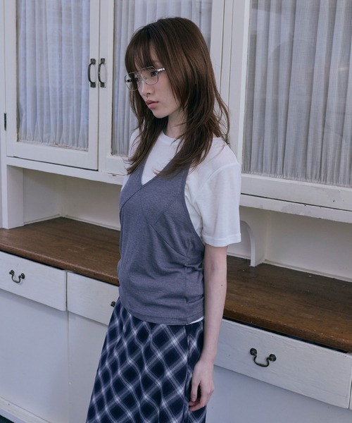 Unblend（アンブレンド）の「【Unblend】2セット レイヤード シアー ホルターネックタンクトップ/シアー半袖Tシャツ（Tシャツ/カットソー・レディース・チャコール/杢グレー/オフホワイト/ブラック/ライトブルー・FREE）」の12枚目の写真