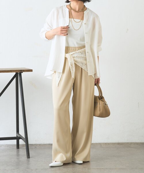 Jena espace merveilleux（ジェナ　エスパスメルヴェイユ）の「【抜け感つくるスキッパー】スリット配色スキッパーシャツ（シャツ/ブラウス・レディース・オフホワイト/ネイビー/グリーン・FREE）」の4枚目の写真