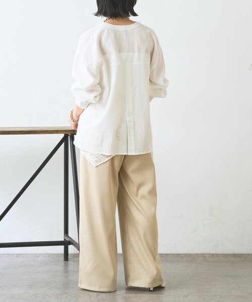 Jena espace merveilleux（ジェナ　エスパスメルヴェイユ）の「【抜け感つくるスキッパー】スリット配色スキッパーシャツ（シャツ/ブラウス・レディース・オフホワイト/ネイビー/グリーン・FREE）」の7枚目の写真