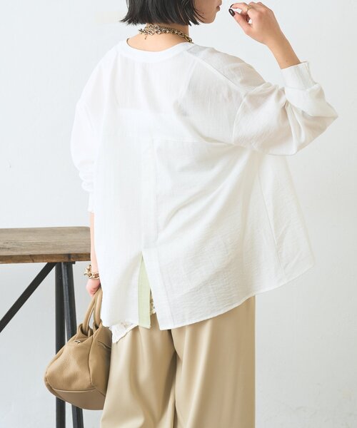 Jena espace merveilleux（ジェナ　エスパスメルヴェイユ）の「【抜け感つくるスキッパー】スリット配色スキッパーシャツ（シャツ/ブラウス・レディース・オフホワイト/ネイビー/グリーン・FREE）」の14枚目の写真