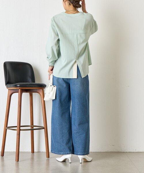 Jena espace merveilleux（ジェナ　エスパスメルヴェイユ）の「【抜け感つくるスキッパー】スリット配色スキッパーシャツ（シャツ/ブラウス・レディース・オフホワイト/ネイビー/グリーン・FREE）」の18枚目の写真