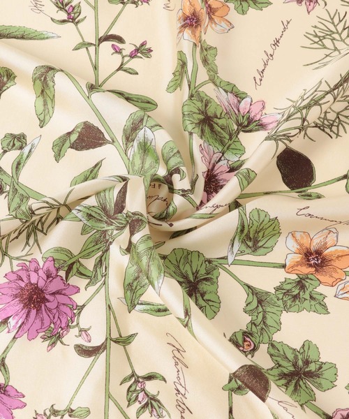 URBAN RESEARCH ROSSO WOMEN(アーバンリサーチ ロッソ)の「manipuri 65ハーバルガーデン(バンダナ/スカーフ・レディース・ピンク・-)」の6枚目の写真