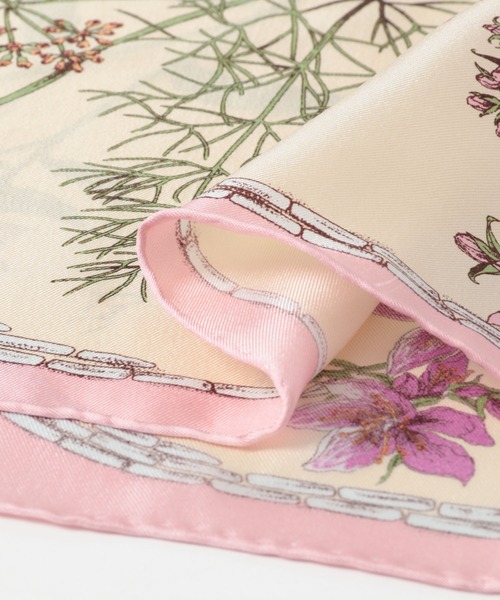 URBAN RESEARCH ROSSO WOMEN(アーバンリサーチ ロッソ)の「manipuri 65ハーバルガーデン(バンダナ/スカーフ・レディース・ピンク・-)」の7枚目の写真