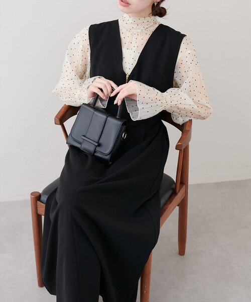 natural couture(ナチュラルクチュール)の「ストレッチタック入りジャンスカ(ワンピース・レディース・オフホワイト/ブラック/ネイビー・FREE)」の2枚目の写真