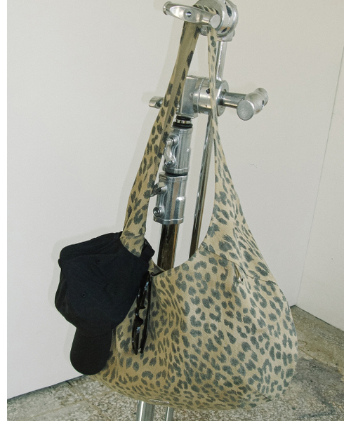 HAVISM（ヘビズム）の「LEOPARD SHOULDER BAG(BROWN)（ショルダーバッグ・レディース・その他・ONE SIZE）」の2枚目の写真