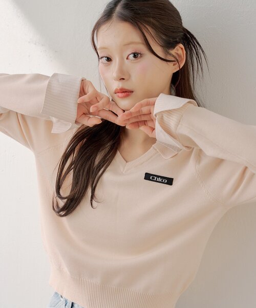 Chico(チコ)の「シャツレイヤードVネックニット(ニット/セーター・レディース・ブラック/グレー/アイボリー/ピンク・FREE)」の4枚目の写真