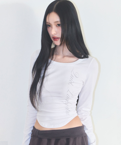 ILLIGO(イリゴ)の「レタリングスリムシャーリングロングスリーブホワイト(Tシャツ/カットソー・レディース・その他・SMALL/MEDIUM)」の1枚目の写真