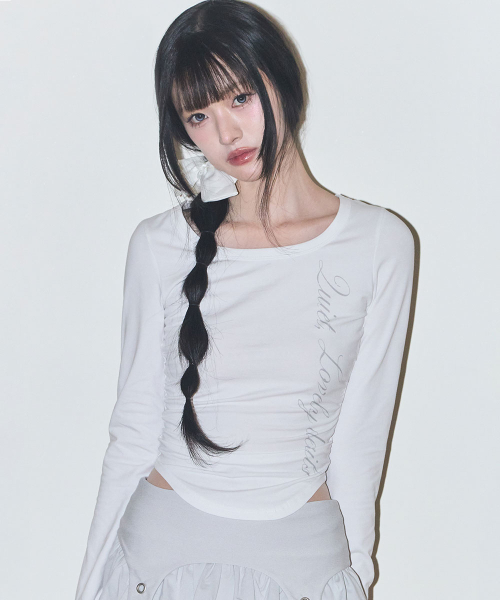 ILLIGO(イリゴ)の「レタリングスリムシャーリングロングスリーブホワイト(Tシャツ/カットソー・レディース・その他・SMALL/MEDIUM)」の3枚目の写真