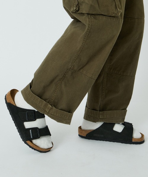 BIRKENSTOCK（ビルケンシュトック）の「[BIRKENSTOCK/ビルケンシュトック] ARIZONA アリゾナ スエードレザー サンダル（サンダル・メンズ・ブラック/ベージュ・26/26.5/27）」の5枚目の写真