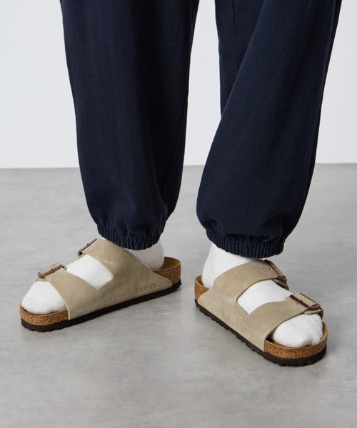 BIRKENSTOCK（ビルケンシュトック）の「[BIRKENSTOCK/ビルケンシュトック] ARIZONA アリゾナ スエードレザー サンダル（サンダル・メンズ・ブラック/ベージュ・26/26.5/27）」の17枚目の写真