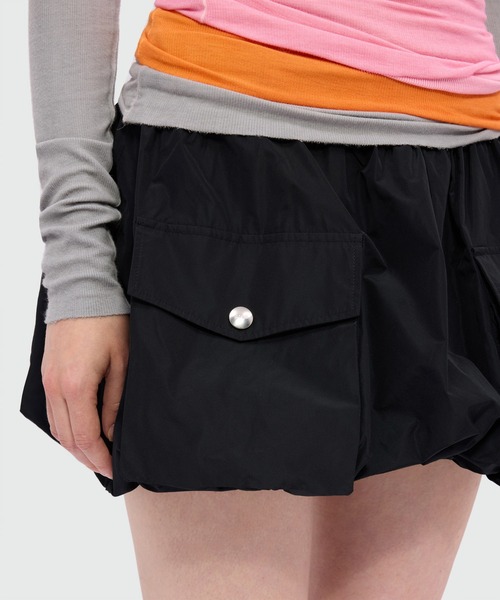 MSGM（エムエスジーエム）の「タフタ バルーンミニスカート（スカート・レディース・ブラック・42/40）」の9枚目の写真