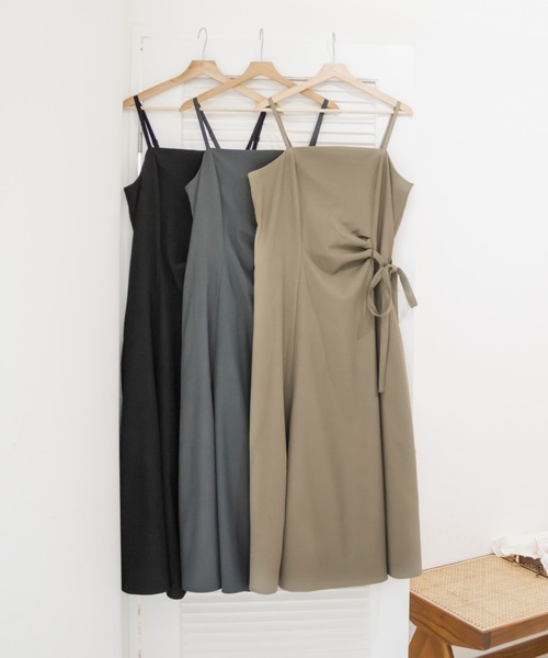CLETTE(クレット)の「CLETTEオリジナルアシメサイドリボンキャミワンピース(ワンピース・レディース・チャコールグレー/ブラック/ベージュ・4L/3L/LL)」の19枚目の写真
