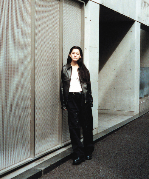 NOMANUAL（NOMANUAL）の「PAINTED TWO TUCK PANTS - BLACK（その他パンツ・レディース・その他・SMALL/MEDIUM/LARGE/X-LARGE）」の2枚目の写真