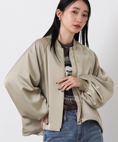 Gready Brilliant(グレディブリリアン)の「サテンバルーンヘムブルゾン(ブルゾン・レディース・ネイビー/グレイッシュベージュ・38)」の2枚目の写真