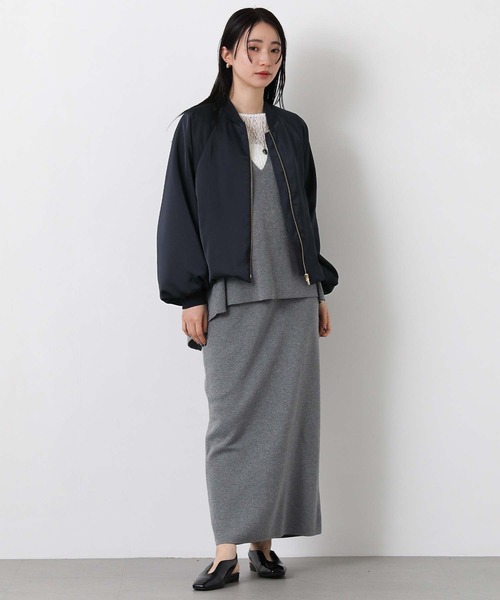 Gready Brilliant(グレディブリリアン)の「サテンバルーンヘムブルゾン(ブルゾン・レディース・ネイビー/グレイッシュベージュ・38)」の16枚目の写真