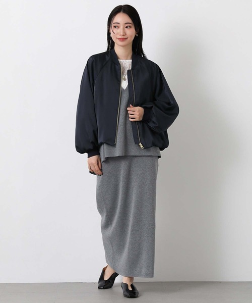 Gready Brilliant(グレディブリリアン)の「サテンバルーンヘムブルゾン(ブルゾン・レディース・ネイビー/グレイッシュベージュ・38)」の6枚目の写真