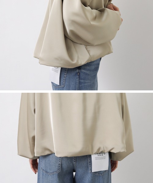 Gready Brilliant(グレディブリリアン)の「サテンバルーンヘムブルゾン(ブルゾン・レディース・ネイビー/グレイッシュベージュ・38)」の4枚目の写真