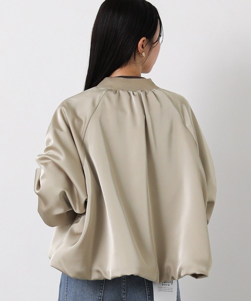 Gready Brilliant(グレディブリリアン)の「サテンバルーンヘムブルゾン(ブルゾン・レディース・ネイビー/グレイッシュベージュ・38)」の18枚目の写真