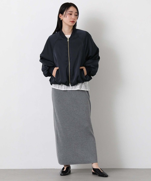 Gready Brilliant(グレディブリリアン)の「サテンバルーンヘムブルゾン(ブルゾン・レディース・ネイビー/グレイッシュベージュ・38)」の11枚目の写真