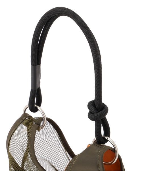 AVIREX（アヴィレックス）の「《直営店限定》MINI MESH TRIANGLE BAG（ショルダーバッグ・レディース・カモフラージュ/オリーブ/ブラック・F）」の10枚目の写真