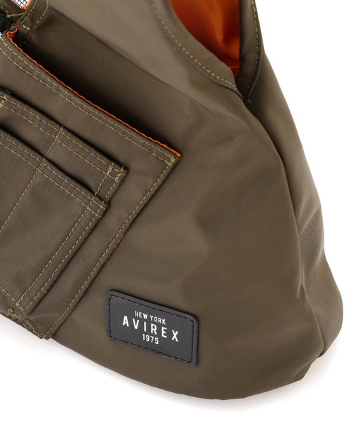 AVIREX（アヴィレックス）の「《直営店限定》MINI MESH TRIANGLE BAG（ショルダーバッグ・レディース・カモフラージュ/オリーブ/ブラック・F）」の14枚目の写真