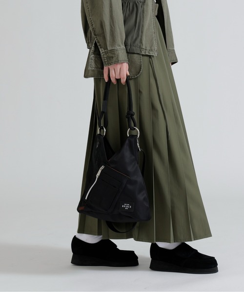 AVIREX（アヴィレックス）の「《直営店限定》MINI MESH TRIANGLE BAG（ショルダーバッグ・レディース・カモフラージュ/オリーブ/ブラック・F）」の19枚目の写真