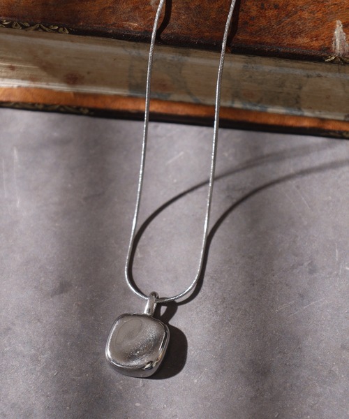 FUNALIVE（ファンアライブ）の「liberty ワントップネックレス　2デザイン展開 / ステンレス（ネックレス・メンズ・ゴールド/シルバー系その他/ゴールド系その他/シルバー・FREE）」の2枚目の写真