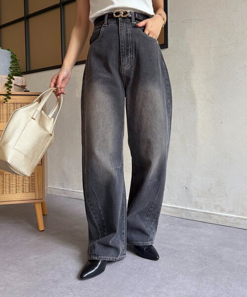 Thevon(ゼボン)の「オーバーダイカーブデニムパンツ(デニムパンツ・レディース・ベージュ/ブラック/ブルー・M/S)」の2枚目の写真