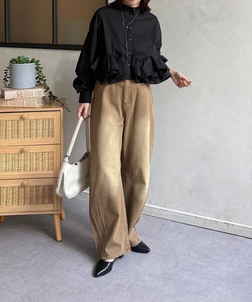 Thevon(ゼボン)の「オーバーダイカーブデニムパンツ(デニムパンツ・レディース・ベージュ/ブラック/ブルー・M/S)」の16枚目の写真