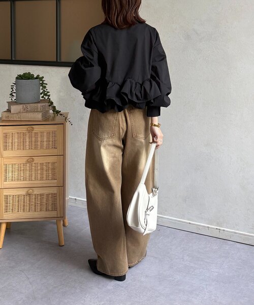 Thevon(ゼボン)の「オーバーダイカーブデニムパンツ(デニムパンツ・レディース・ベージュ/ブラック/ブルー・M/S)」の18枚目の写真