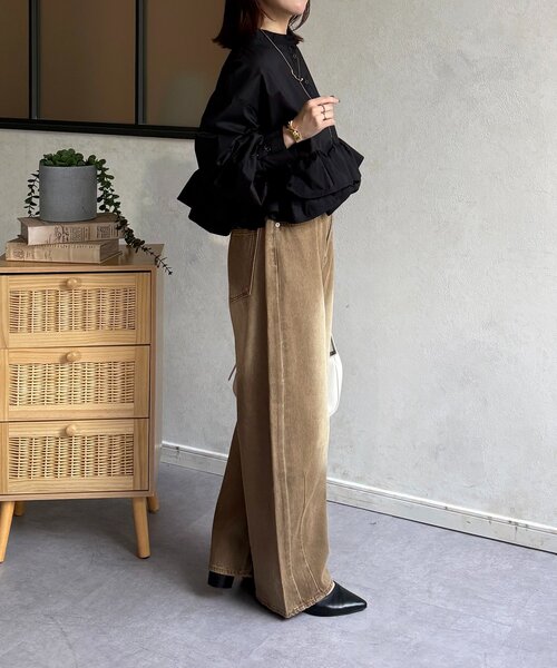 Thevon(ゼボン)の「オーバーダイカーブデニムパンツ(デニムパンツ・レディース・ベージュ/ブラック/ブルー・M/S)」の19枚目の写真