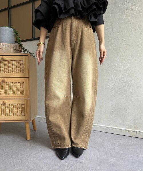 Thevon(ゼボン)の「オーバーダイカーブデニムパンツ(デニムパンツ・レディース・ベージュ/ブラック/ブルー・M/S)」の20枚目の写真