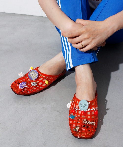 HEY!MrsROSE(ヘイミセスローズ)の「HEY! Mrs ROSE(ヘイ!ミセスローズ)Custom charm Sandals(サンダル・レディース・ブラック/レッド/クリア・M/L)」の22枚目の写真