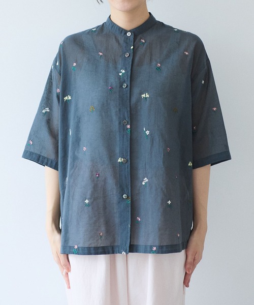 yuni（ユニ　）の「Cotton/Nylon sheer floral刺繍half sleeves シャツ（シャツ/ブラウス・レディース・グレー・FREE）」の9枚目の写真