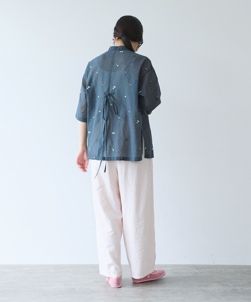 yuni（ユニ　）の「Cotton/Nylon sheer floral刺繍half sleeves シャツ（シャツ/ブラウス・レディース・グレー・FREE）」の5枚目の写真