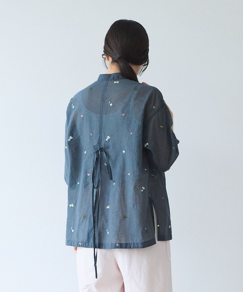 yuni（ユニ　）の「Cotton/Nylon sheer floral刺繍half sleeves シャツ（シャツ/ブラウス・レディース・グレー・FREE）」の8枚目の写真