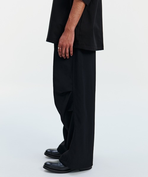 COOTIE PRODUCTIONS（クーティープロダクションズ）の「Ny/Wo Twill Intuck Wide Easy Trousers（スラックス・メンズ・ブラック・LARGE/X-LARGE/MEDIUM/SMALL）」の4枚目の写真