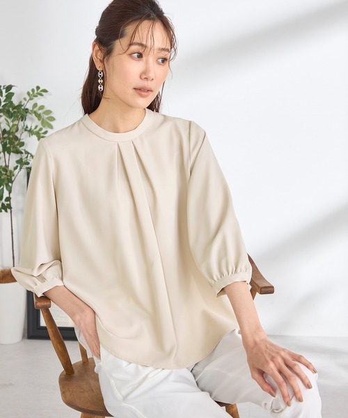 GALLORIA(ギャローリア)の「【洗濯機で洗える・接触冷感】タックブラウス(シャツ/ブラウス・レディース・ライトグレー/ライトグリーン/オフホワイト・L/LL/M/S)」の2枚目の写真