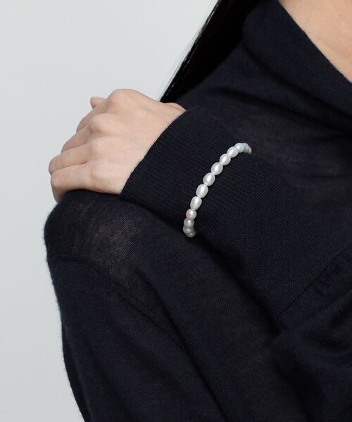 TOMORROWLAND （トゥモローランド）の「【別注】PALA ライスパールブレスレット（ブレスレット・レディース・ホワイト系その他・M）」の2枚目の写真