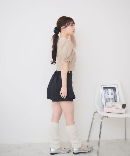 ems excite（エムズエキサイト）の「クルミボタンパフ袖ブラウス（シャツ/ブラウス・レディース・チャコールグレー/ベージュ/ダークブルー・FREE）」の6枚目の写真