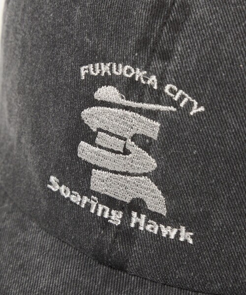 green label relaxing(グリーンレーベルリラクシング)の「【別注】<SoftBank HAWKS×INFIELDER DESIGN×GLR>ロゴ キャップ(キャップ・メンズ・ダークグレー/イエロー・FREE)」の4枚目の写真