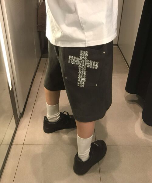 ITZAVIBE(イッザバイブ)の「CROSS POCKET BERMUDA PANTS - CHARCOAL(その他パンツ・レディース・その他・MEDIUM/LARGE)」の13枚目の写真