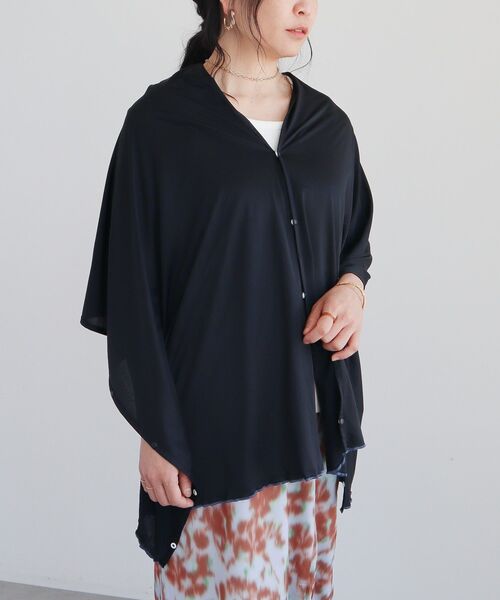 CRAFT STANDARD BOUTIQUE(クラフトスタンダードブティック)の「Wpc./ダブリュピーシー UVカット/接触冷感 3WAYショールカーディガン(カーディガン/ボレロ・レディース・ブラック/グレー/オフホワイト・FREE)」の15枚目の写真