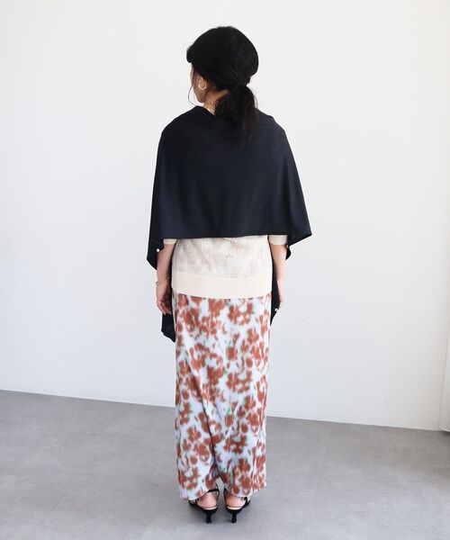 CRAFT STANDARD BOUTIQUE(クラフトスタンダードブティック)の「Wpc./ダブリュピーシー UVカット/接触冷感 3WAYショールカーディガン(カーディガン/ボレロ・レディース・ブラック/グレー/オフホワイト・FREE)」の18枚目の写真