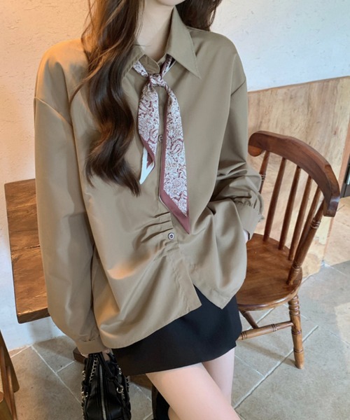 Kuroba(クロバ)の「スカーフ付きプリーツデザインシャツブラウス(シャツ/ブラウス・レディース・モカ/オフホワイト・FREE)」の17枚目の写真