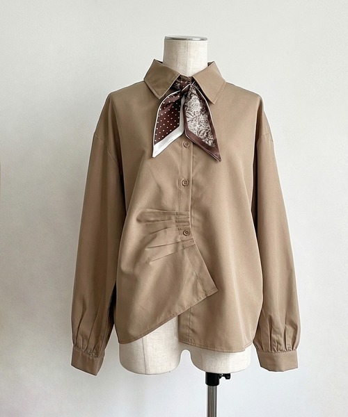 Kuroba(クロバ)の「スカーフ付きプリーツデザインシャツブラウス(シャツ/ブラウス・レディース・モカ/オフホワイト・FREE)」の22枚目の写真