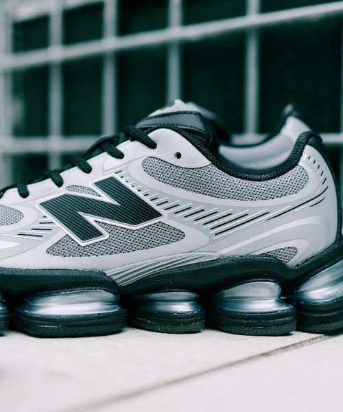 NEW BALANCE(ニューバランス)の「2000 U20006OU(スニーカー・メンズ・シルバー・23.0cm/23.5cm/24.0cm/24.5cm/25.0cm/25.5cm/26.0cm/26.5cm/27.0cm/27.5cm/28.0cm/28.5cm/29.0cm/30.0cm)」の7枚目の写真