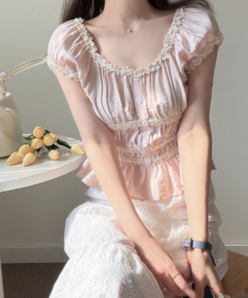 VIVID LADY(ビビッドレディー)の「レーストリム シャーリング ペプラムブラウス(シャツ/ブラウス・レディース・ピンク/ホワイト・FREE)」の6枚目の写真