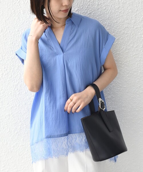 SHIPS Colors(シップス カラーズ)の「SHIPS Colors:〈手洗い可能〉ヘム レース スキッパー ブラウス◇(シャツ/ブラウス・レディース・ライトブルー/ブラック/ブラウン/オフホワイト・ONE SIZE)」の1枚目の写真